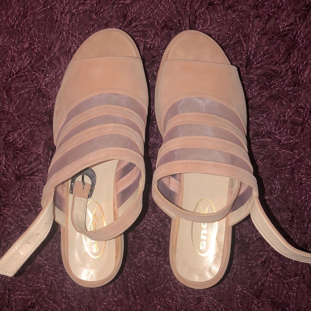 5/$25 - Wedge Heels